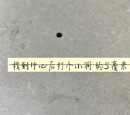 右江瓷砖空鼓维修公司专业解答在瓷砖铺贴过程中，如果砂料搅拌不均匀，将会带来以下问题